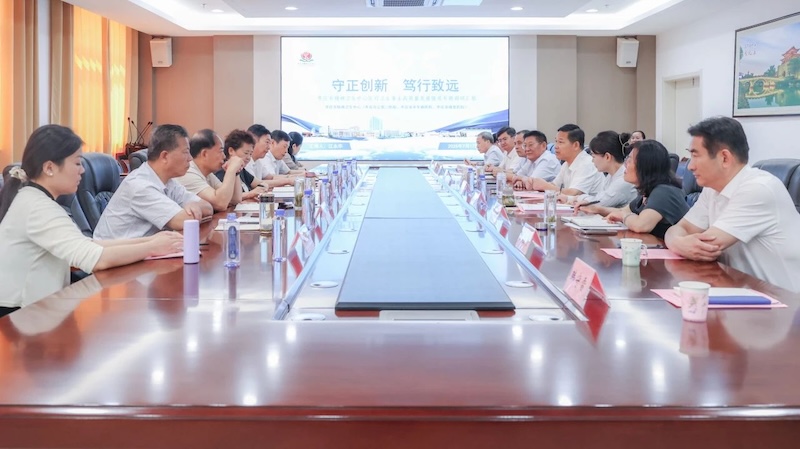 市人大常委会副主任艾百灵带队到市精神卫生中心调研指导医疗卫生事业高质量发展工作